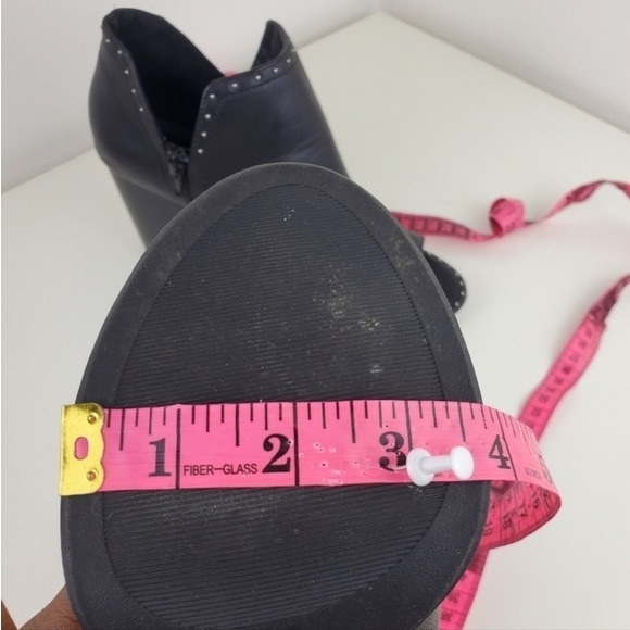 Women Boots Black Studed Size 9 Black Block Heel Peep Toe - Picture 8 of 8